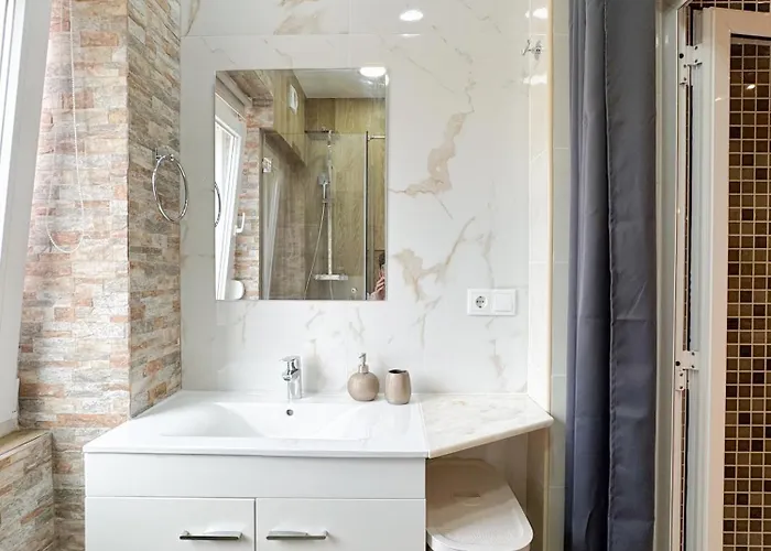 Quiet And Cozy, Easy Access To Highlights #1880 *